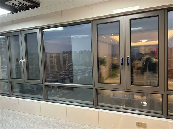 玻璃門窗
